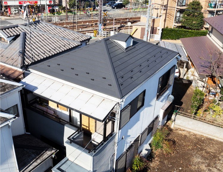 ②屋根アフター（金属屋根カバー工法）